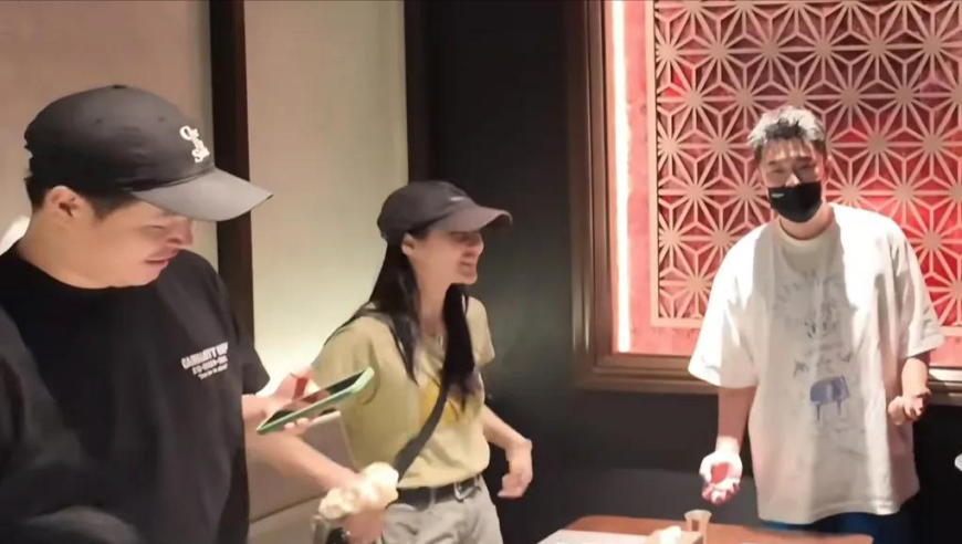 陈小春伴舞撞脸王楚钦,澳门118开奖免费资料软件介绍,收益成语分析落实_精简版V14.54